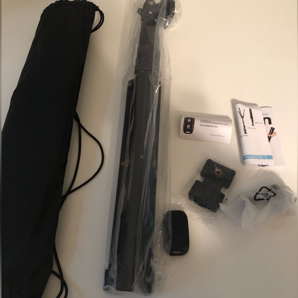 Ubeesize multifunctional selfie stick tripod set